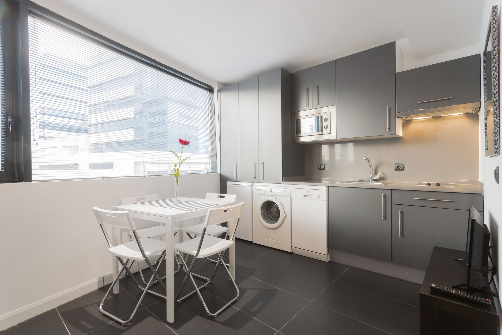 Dobo - Manoteras I Appartement Madrid